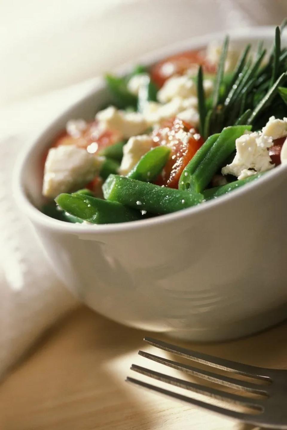 Salad with green beans and feta