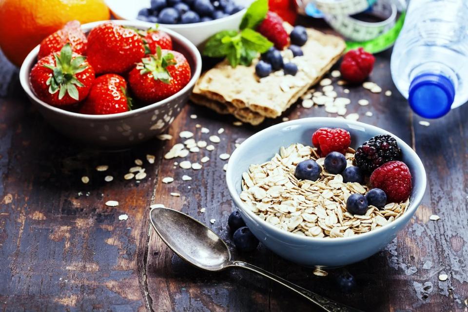 Oats with fresh berries and fruits