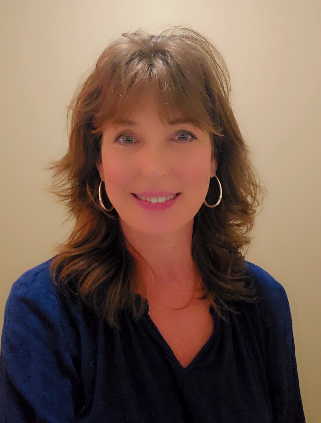 Smiling woman Smiling woman with brown hairwith brown hair